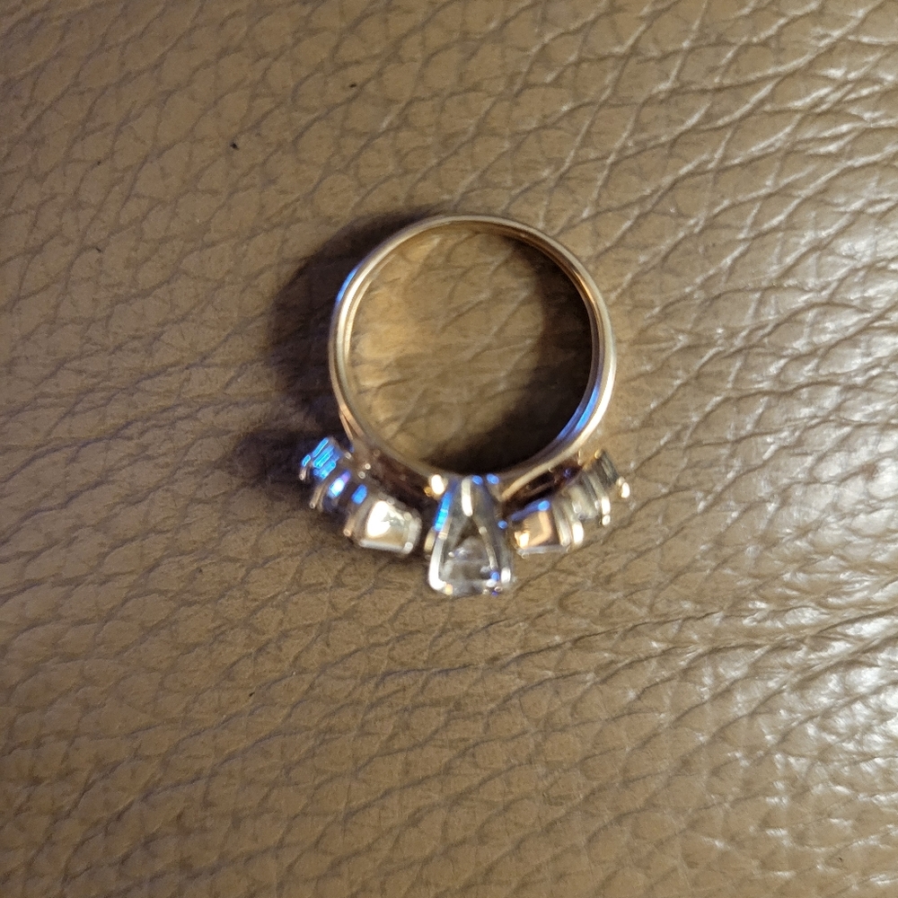 Yellow Gold And Diamond Wedding Set - Picture 6 of 10